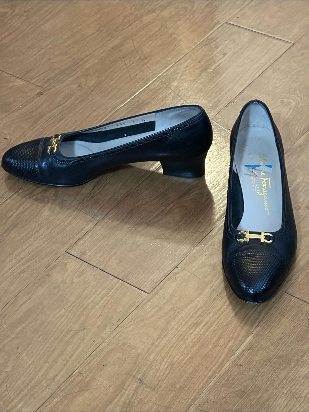 Salvatore Ferragamo Gancini Black Leather Pumps 7C
